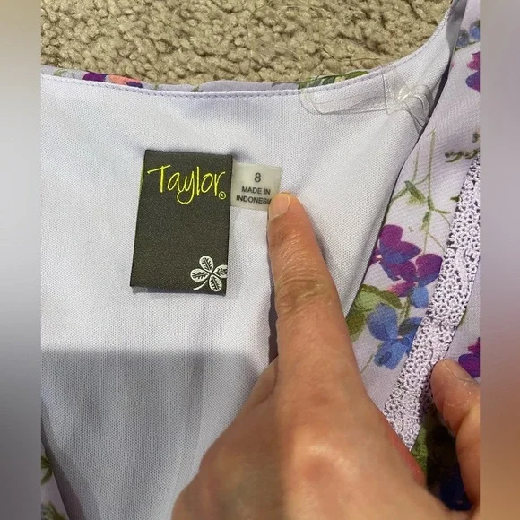 TAYLOR Baby Doll Boho Puff Sleeves Lavender Floral Midi Dress size 8 - Picture 3 of 9